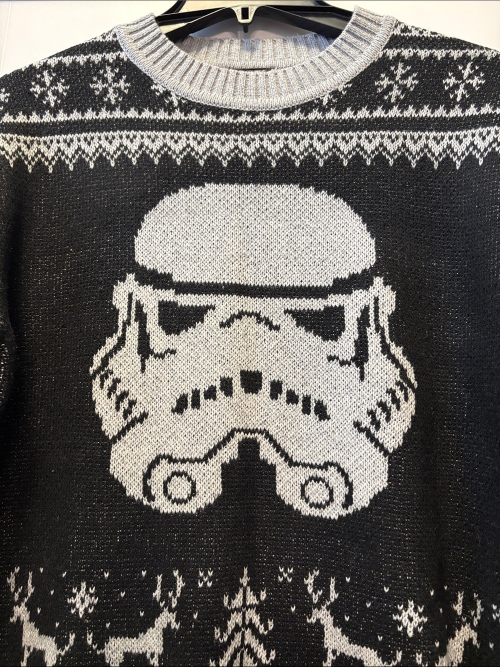 Warehouse One NWT Star Wars Original Stormtrooper Christmas sweaters size M. - Picture 3 of 10